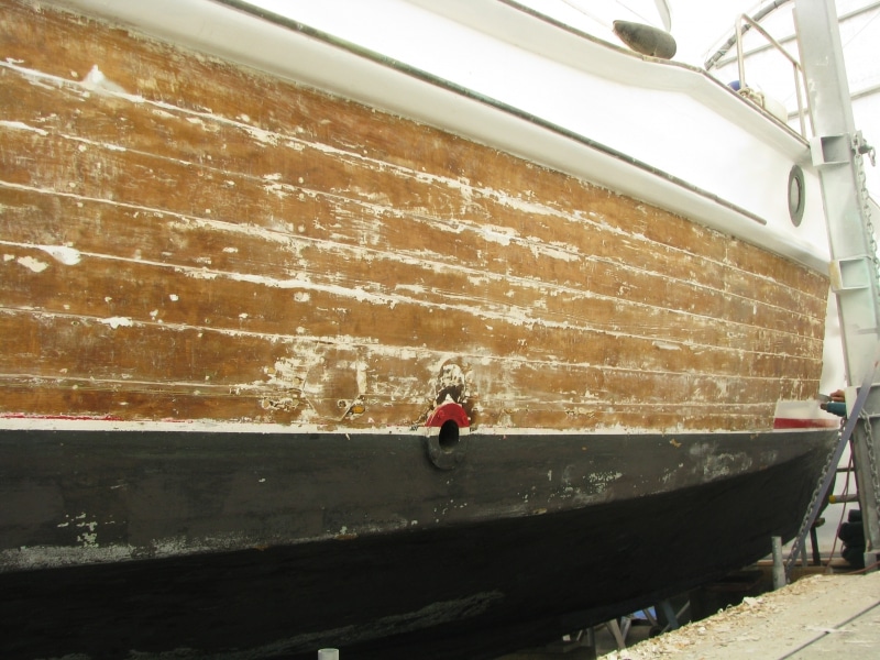 Marguerite - stripping hull paint1
